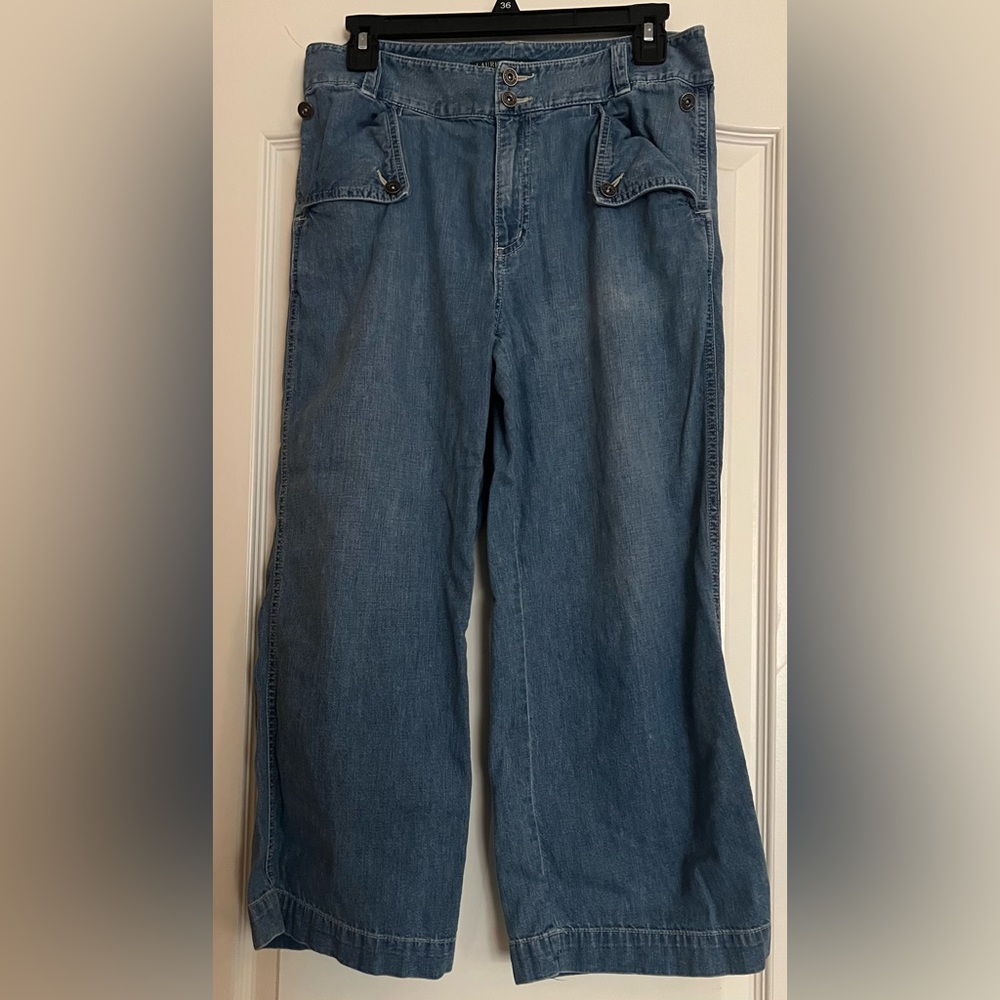 LAUREN JEANS CO. BY RALPH LAUREN
CROPPED DENIM
SIZE 6P